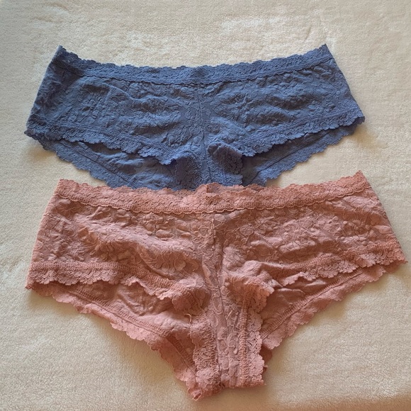 (2) HANKY PANKY Signature Lace Boyshorts - Picture 2 of 5
